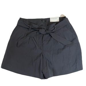 Women’s Ann Taylor The Tie Waist Shorts. High Rise NWT Size Large